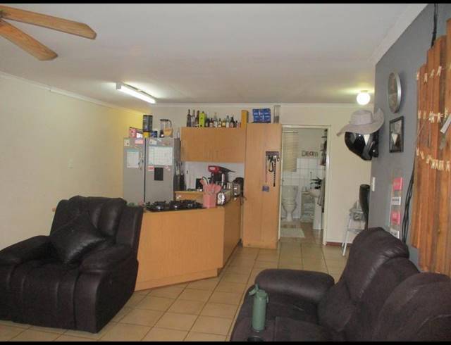 3 BEDROOM TOWNHOUSE FOR SALE IN LANGENHOVENPARK